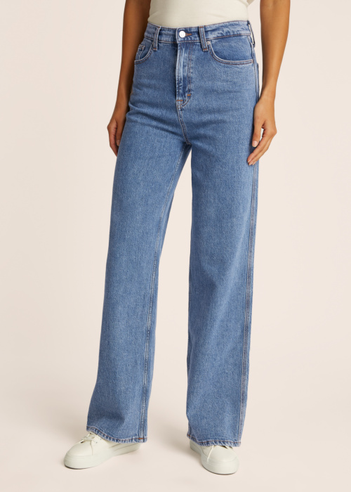 Джинсы Tommy Jeans