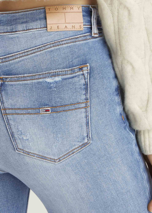 Джинсы Tommy Jeans