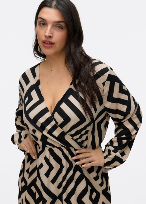 Платье Poet Vero Moda Curve