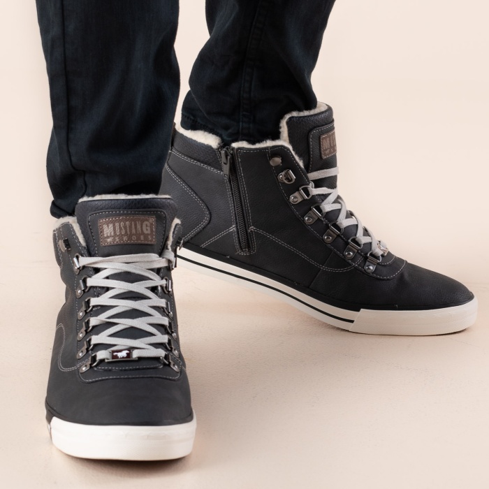 Тенниски Mustang