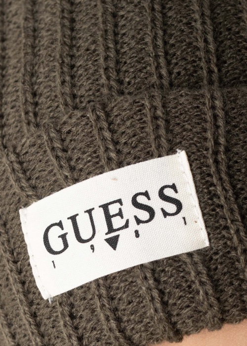 Зимняя шапка Guess