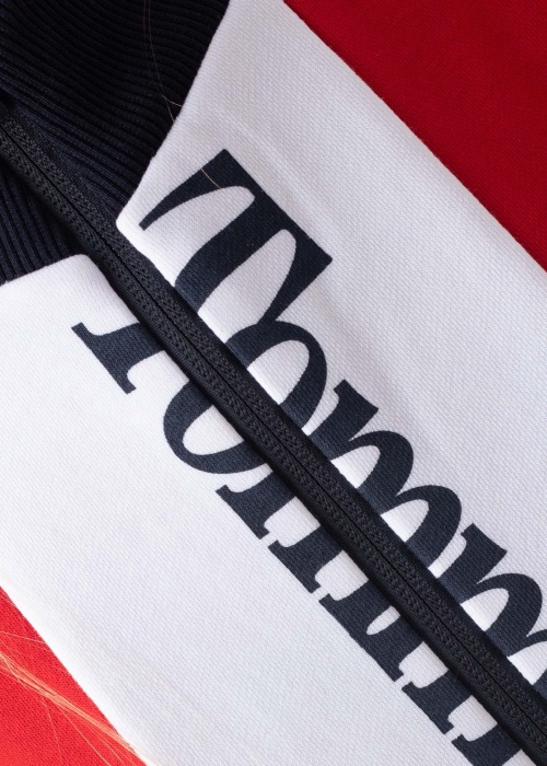 Tommy Hilfiger pusakleit