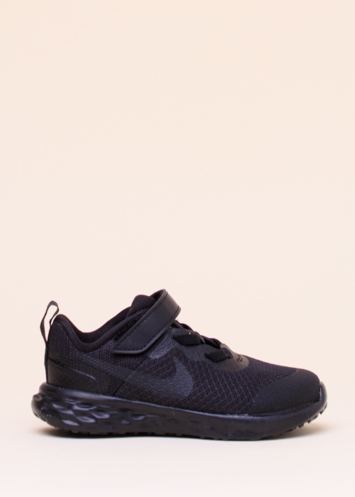 Беговые кроссовки Revolution 6 Nike