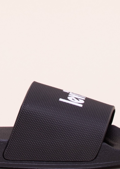 Levi's basseiniplätud June Poster