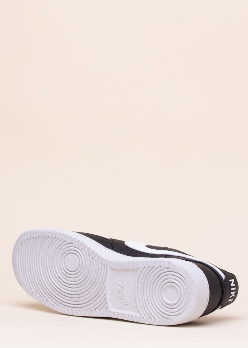 Nike tennised Court Vision