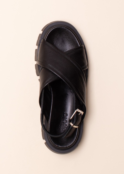 Inuovo nahast kingad