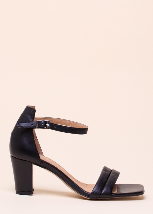 Pavement nahast kingad Jordi