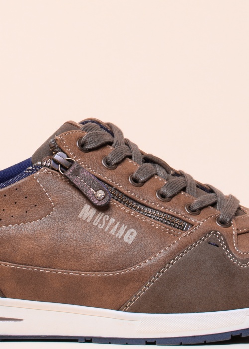 Кроссовки Mustang