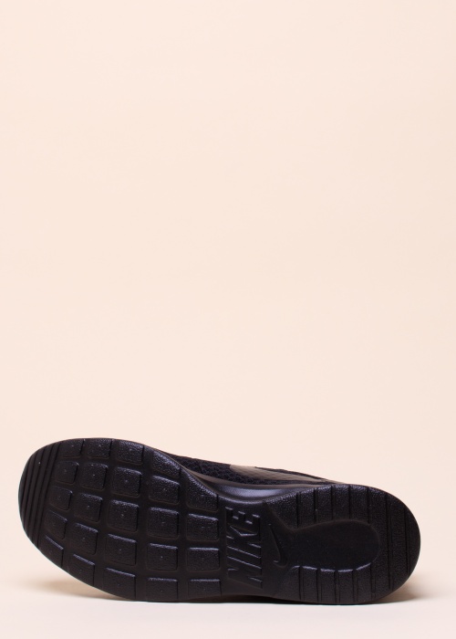 Кроссовки Tanjun Nike