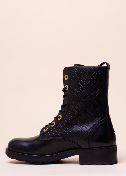 Tommy Hilfiger nahast saapad