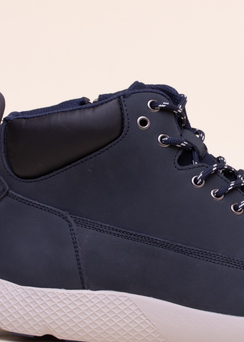 Lundeberg poolsaapad Stian