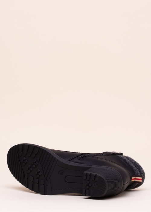 Lundeberg poolsaapad Emmy