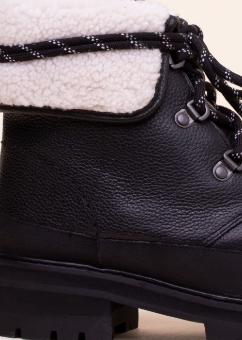 Clarks talvesaapad Orianna Turn