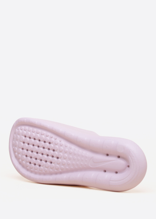 Nike basseiniplätud