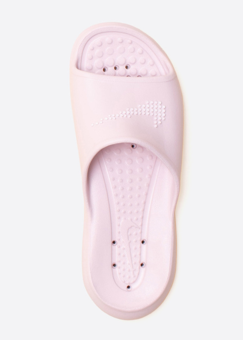 Nike basseiniplätud