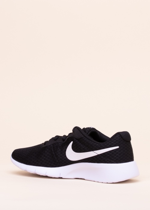 Кроссовки Tanjun Nike