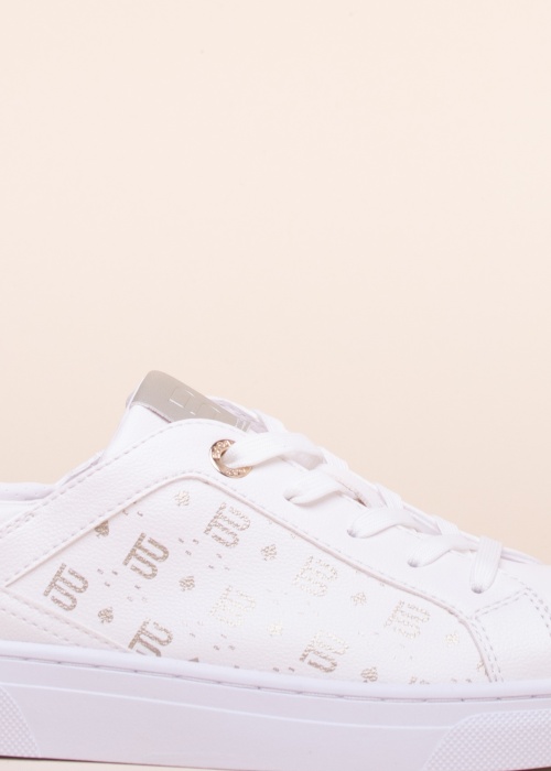 Bagatt tennised Elea