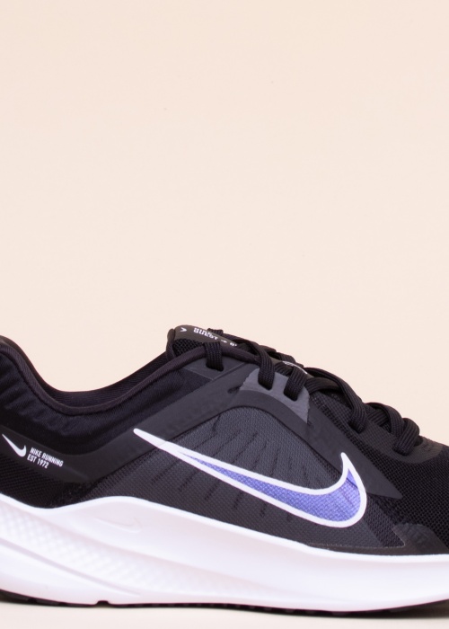 Беговые кроссовки Quest 5 Nike