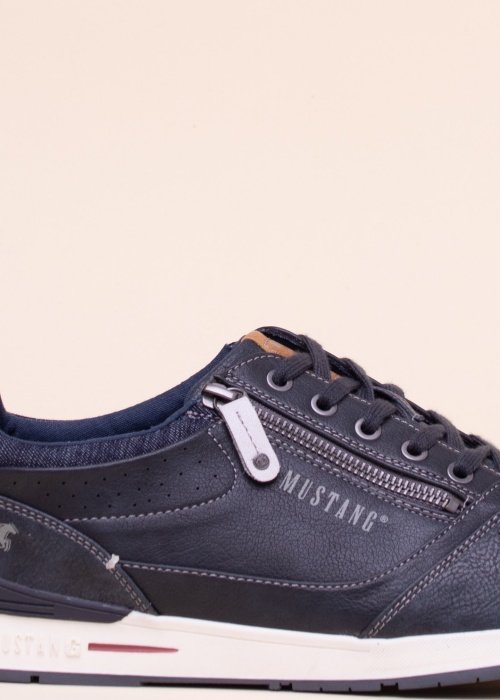 Mustang vabaajajalatsid