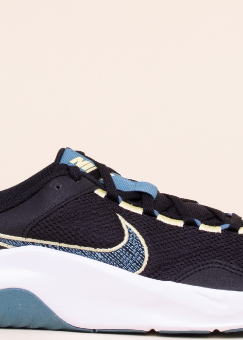 Тренировочные кроссовки Legend Essential 3 Nike