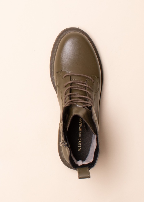 Musse & Cloud poolsaapad Ejeny