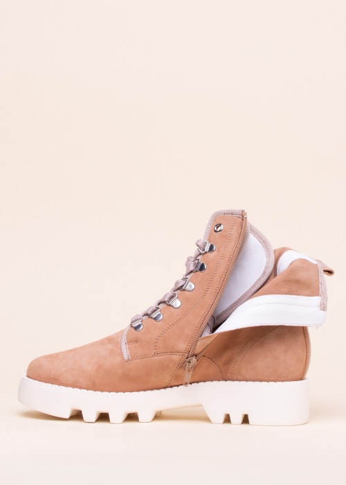 
Högl seemisnahast poolsaapad