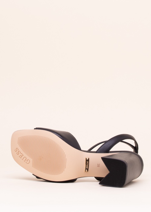 Guess kingad Kernara