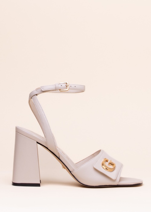 Guess kingad Kernara