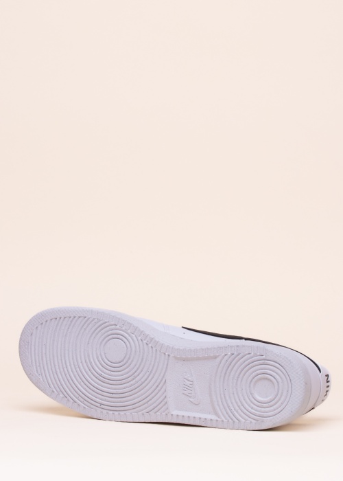 Nike tennised Court Vision