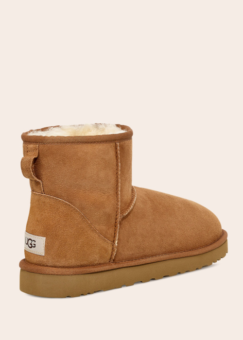 UGG poolsaapad Classic Mini