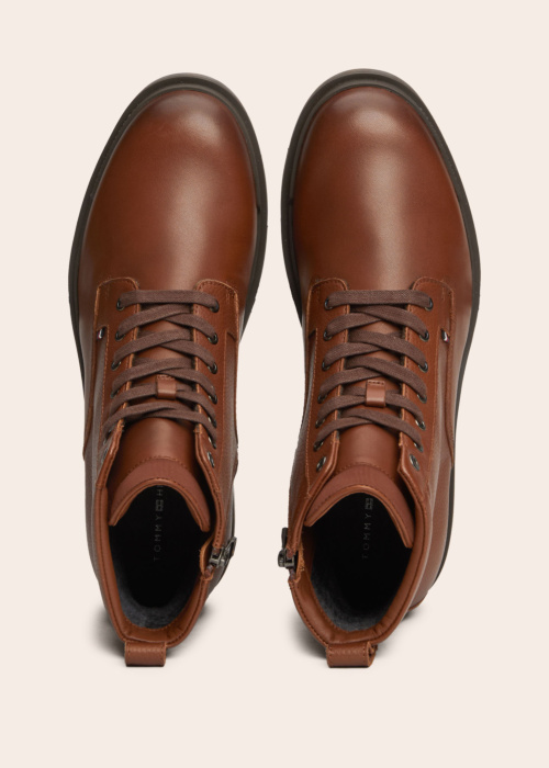 Tommy Hilfiger poolsaapad