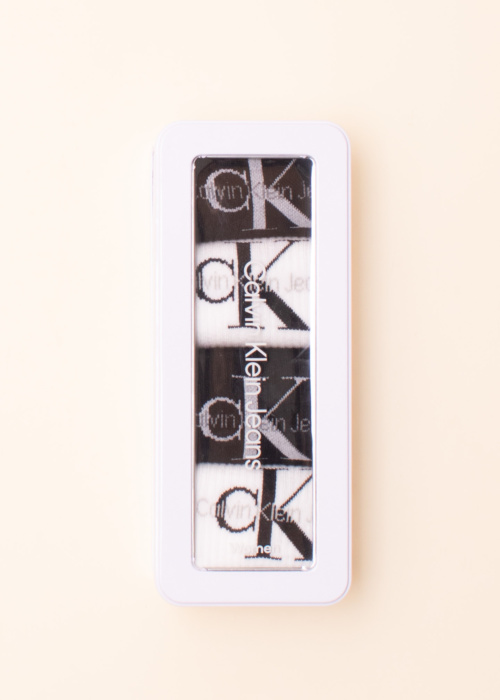 Calvin Klein sokid 4 paari kinkekarbis