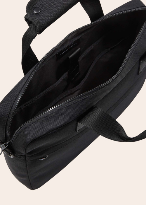 Tommy Hilfiger arvutikott Element 17"