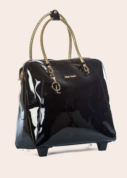 Olivia Lauren kohver Lara