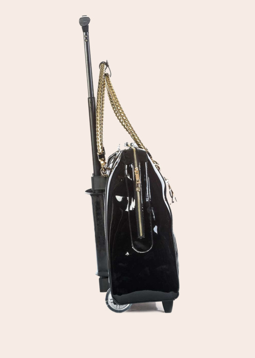 Olivia Lauren kohver Lara