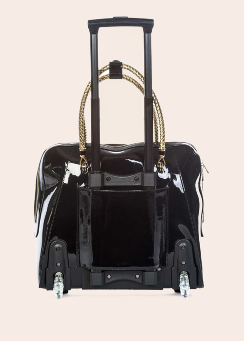 Olivia Lauren kohver Lara