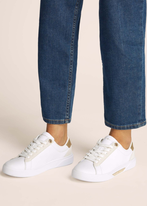 Tommy Hilfiger tennised