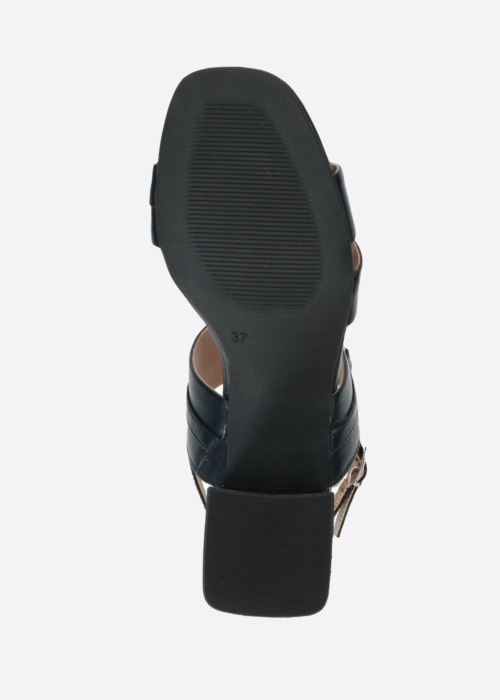 Caprice lahtised kingad