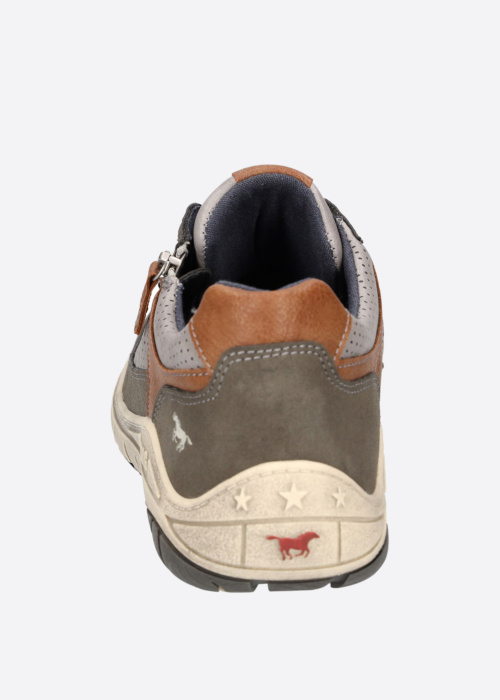 Кроссовки Mustang