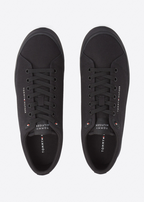 Tommy Hilfiger tennised