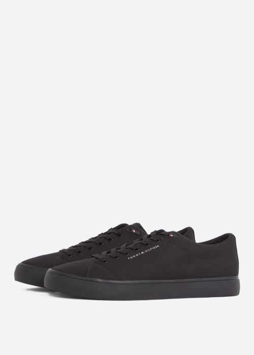 Tommy Hilfiger tennised