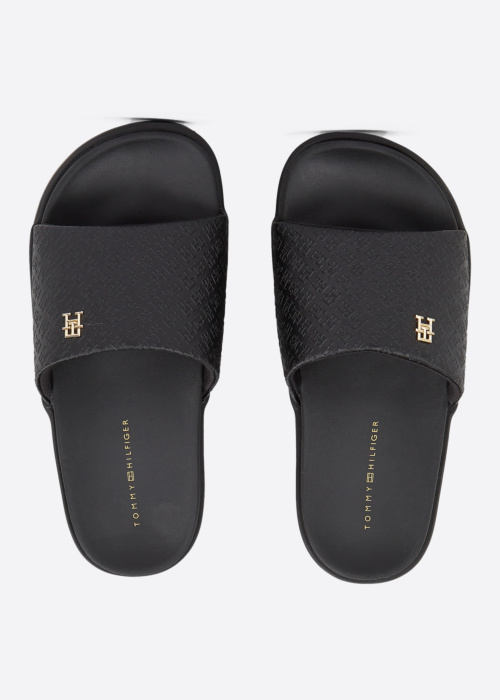 Tommy Hilfiger basseiniplätud