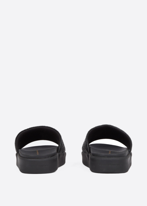 Tommy Hilfiger basseiniplätud