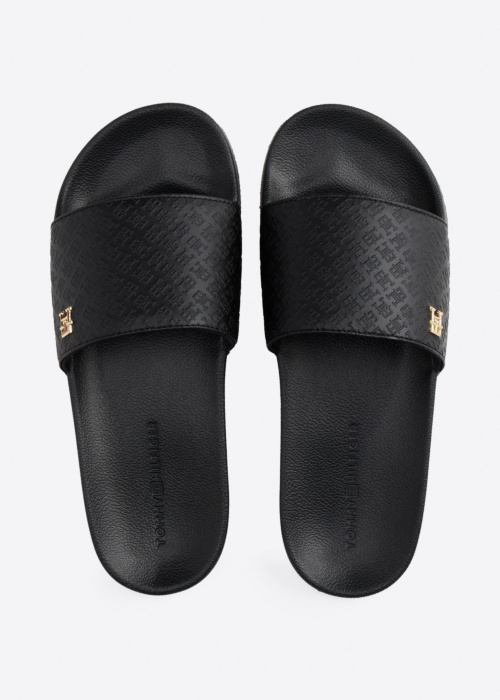 Tommy Hilfiger basseiniplätud