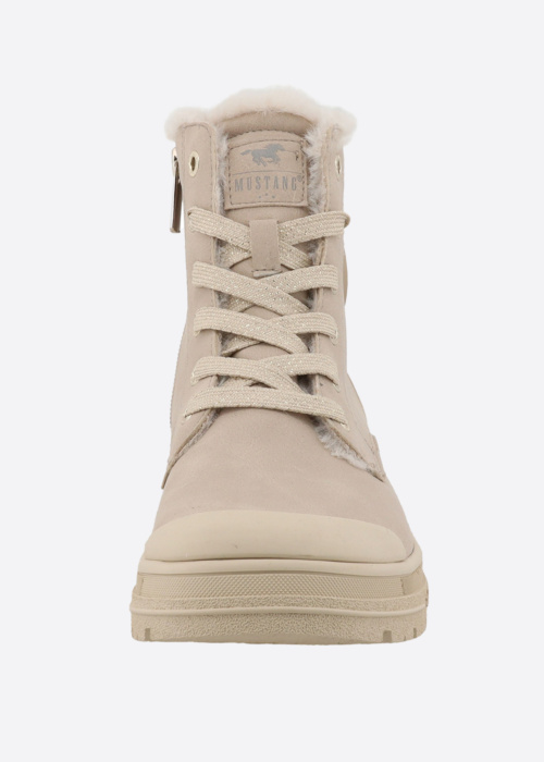 Mustang poolsaapad Paolina