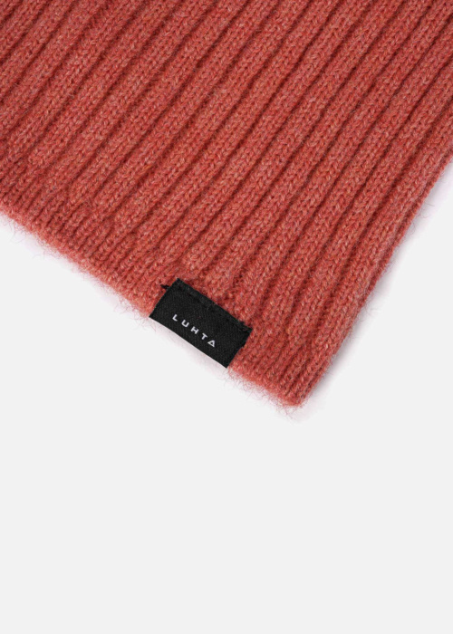 Шапка Nesterinsaari Luhta