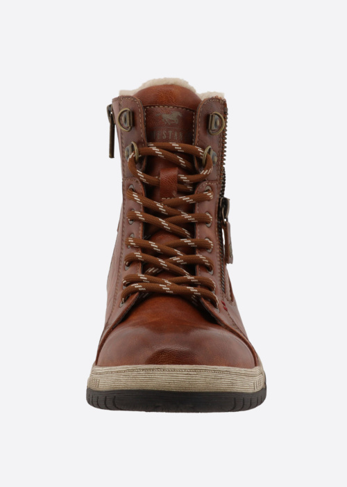 Mustang poolsaapad Ihana