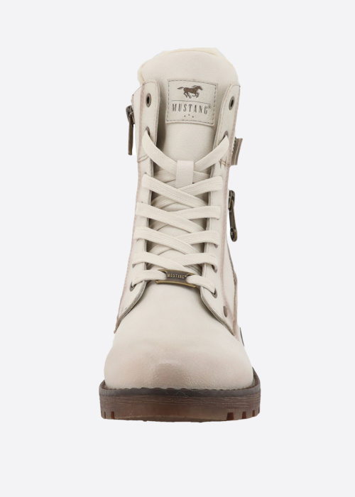 Mustang poolsaapad Haukea