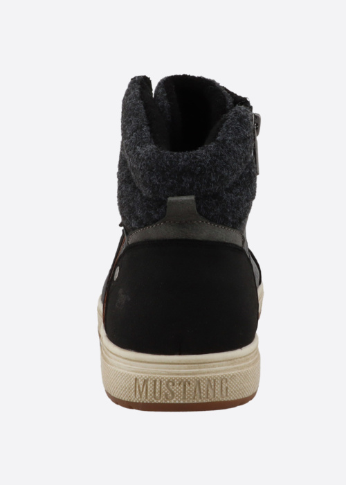 Mustang poolsaapad Merian