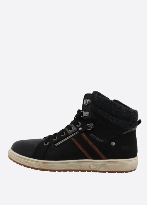 Mustang poolsaapad Merian